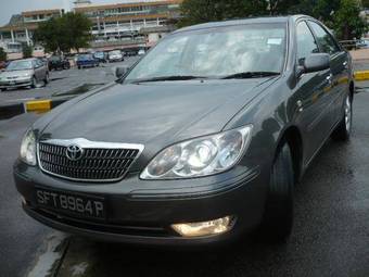 2004 Toyota Camry Pictures