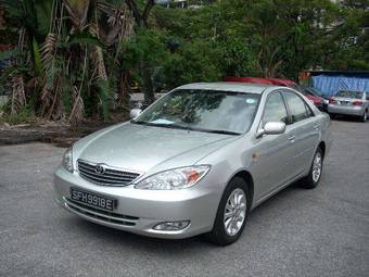 2004 Toyota Camry Photos