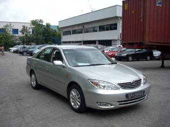 2004 Toyota Camry Pictures