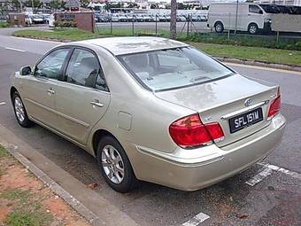 2004 Toyota Camry Photos