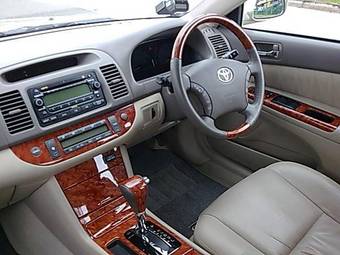 2004 Toyota Camry Photos