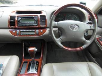 2004 Toyota Camry Pictures