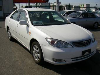 2004 Toyota Camry Pictures