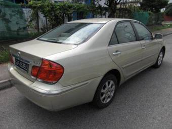 2004 Toyota Camry Photos