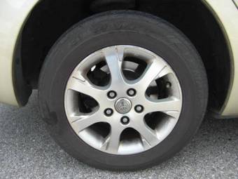 2004 Toyota Camry Photos