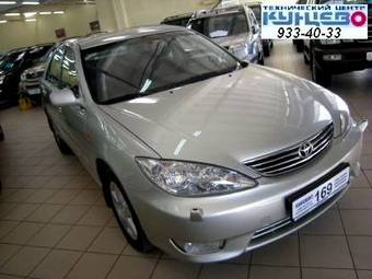 2004 Toyota Camry Pictures