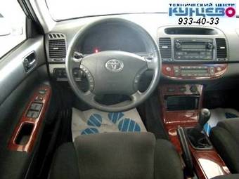 2004 Toyota Camry Pictures