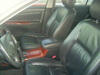 2004 Toyota Camry Pictures