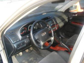 2004 Toyota Camry Photos