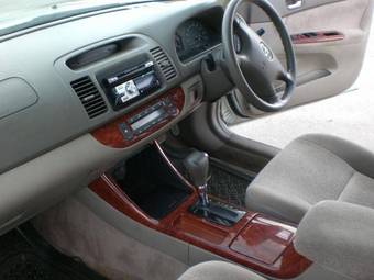 2004 Toyota Camry Pics