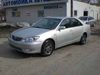 2004 Toyota Camry Pictures