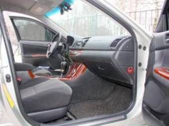 2004 Toyota Camry Pictures