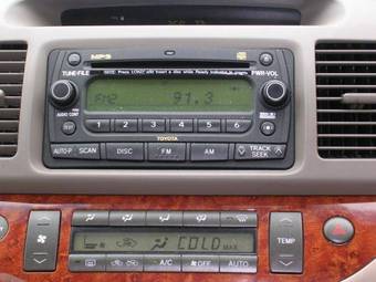 2004 Toyota Camry Pictures
