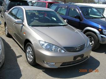 2004 Toyota Camry Photos