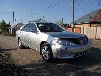 2004 Toyota Camry Photos