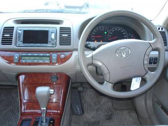 2004 Toyota Camry Photos