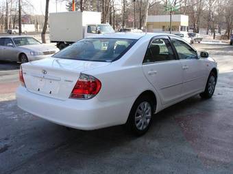 2004 Toyota Camry Pictures