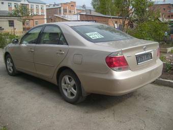 2004 Toyota Camry Photos