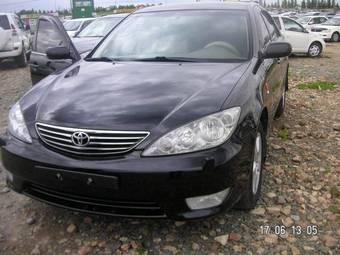 2004 Toyota Camry Photos