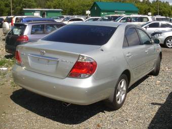 2004 Toyota Camry Pictures