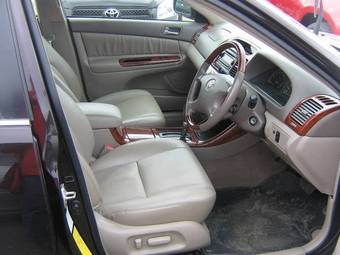 2004 Toyota Camry Photos