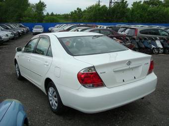 2004 Toyota Camry Pictures