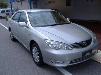 2004 Toyota Camry Photos