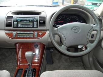 2004 Toyota Camry Images