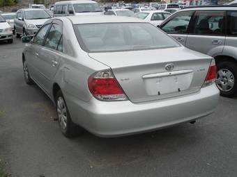 2004 Toyota Camry Pictures