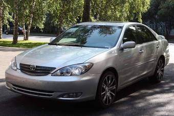 2004 Toyota Camry Photos