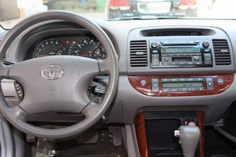 2004 Toyota Camry Pictures
