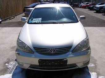 2004 Toyota Camry Pictures