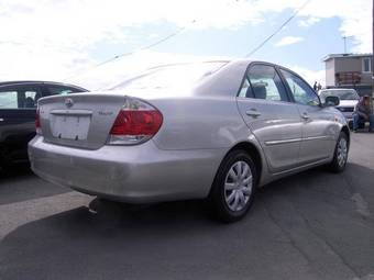 2004 Toyota Camry Pictures