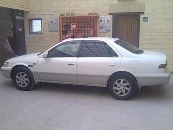 Toyota Camry Gracia