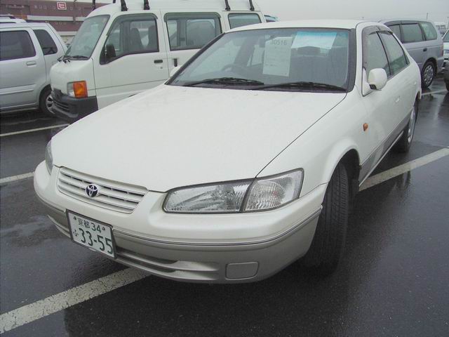 1999 Toyota Camry Gracia Photos