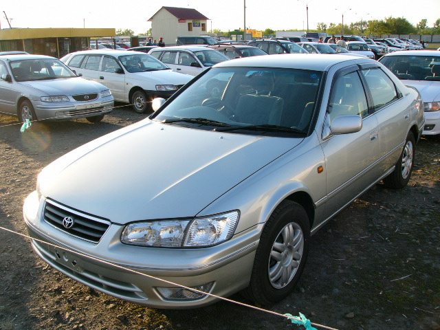 1999 Toyota Camry Gracia Pictures