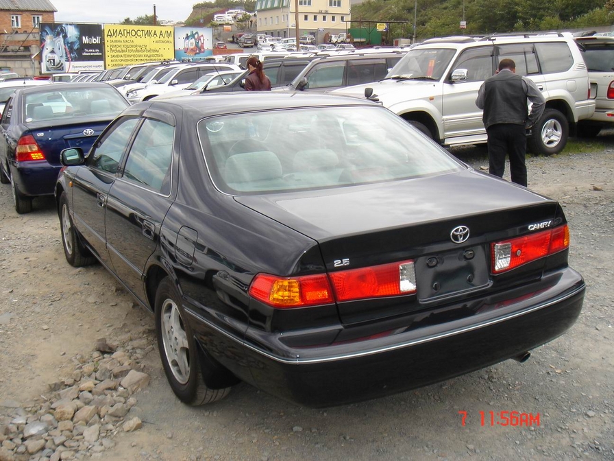 1999 Toyota Camry Gracia Pictures