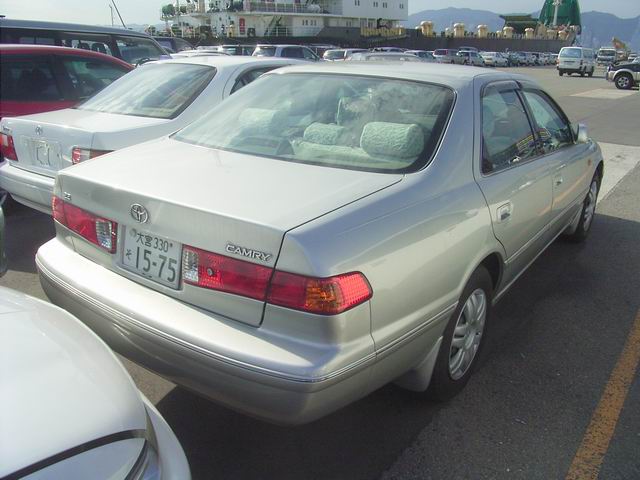 1999 Toyota Camry Gracia Pics