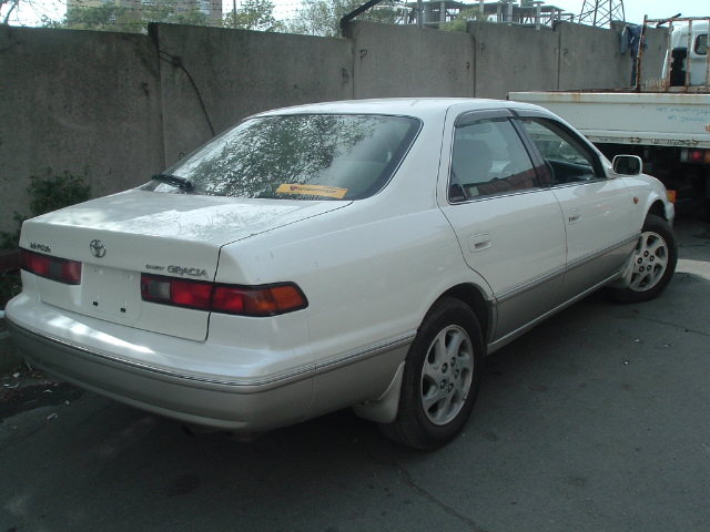 1999 Toyota Camry Gracia Pictures
