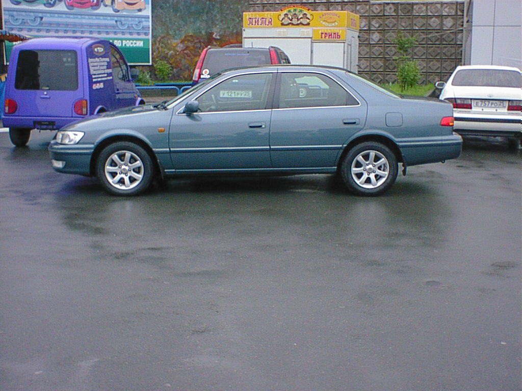2000 Toyota Camry Gracia