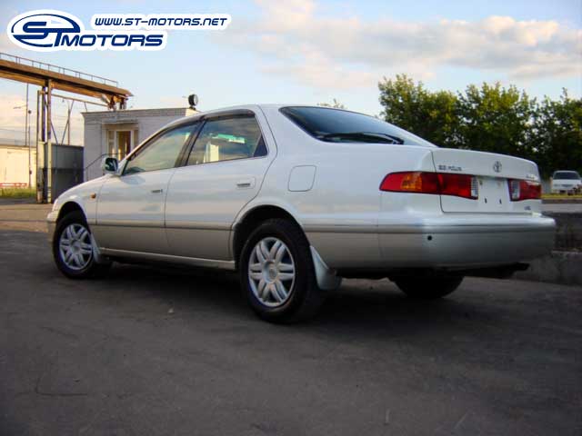 2000 Toyota Camry Gracia Pics