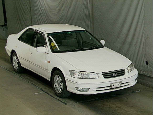 2000 Toyota Camry Gracia Photos