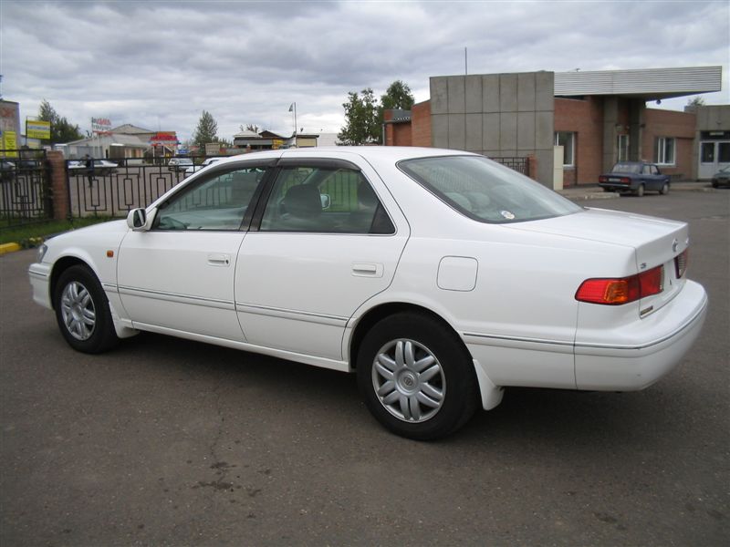 2000 Toyota Camry Gracia Pictures