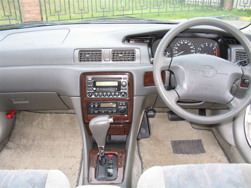 2000 Toyota Camry Gracia Pictures