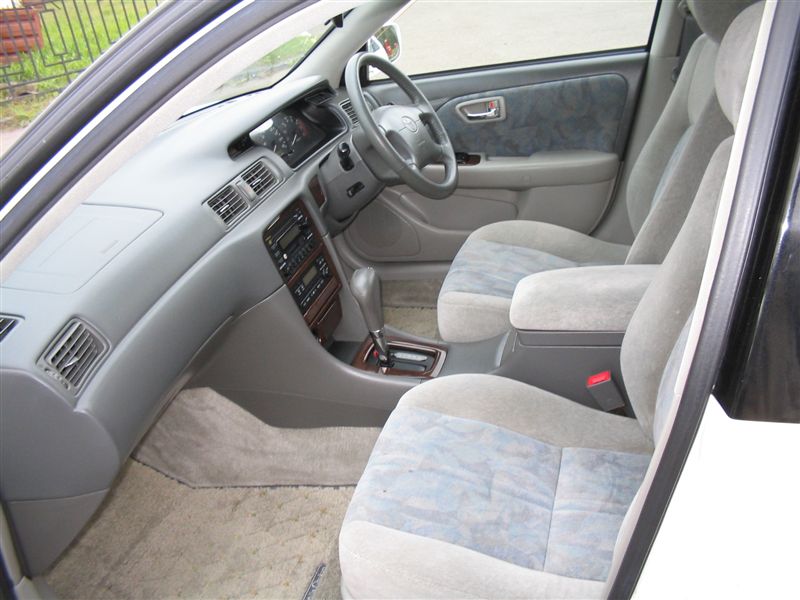 2000 Toyota Camry Gracia Photos