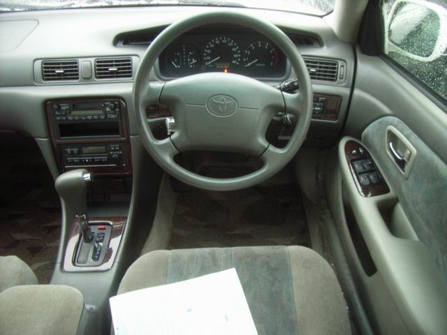 2000 Toyota Camry Gracia Photos