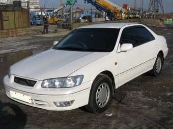 2001 Toyota Camry Gracia Photos