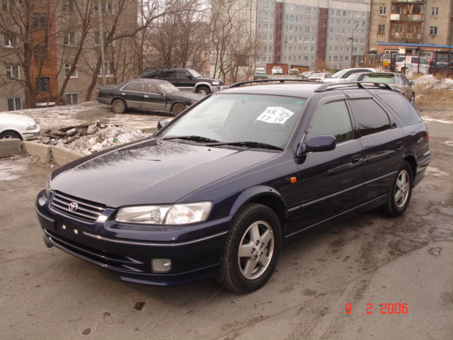 1999 Toyota Camry Gracia Wagon Pictures