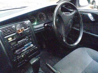 1993 Carina