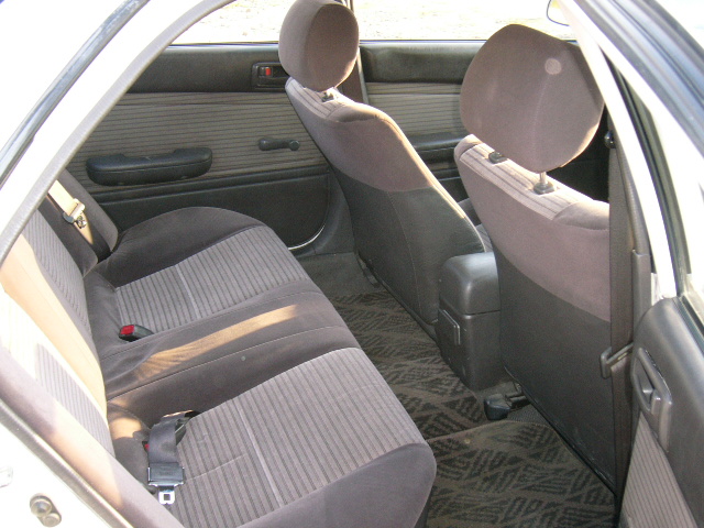 1995 Toyota Carina Pictures
